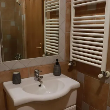 Апартаменты Fantastic With Pool Access