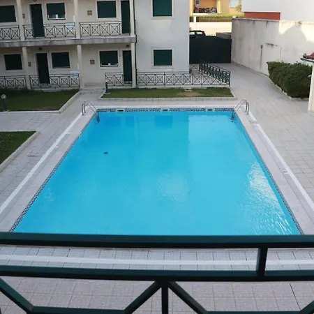 Апартаменты Fantastic With Pool Access