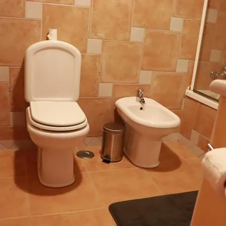 Fantastic With Pool Access * Pataias