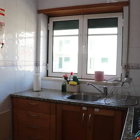 Fantastic With Pool Access Pataias