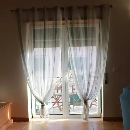 Fantastic With Pool Access * Pataias