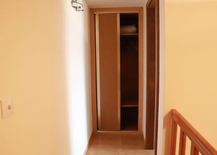 Fantastic With Pool Access דירה